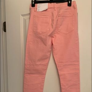 Perfect for spring/summer! Brand new, tags still on, Loft skinny colored jeans.